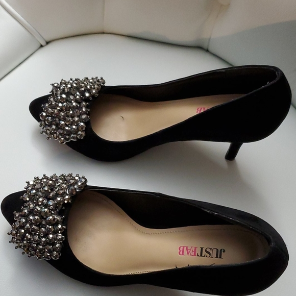 Shoes - Picture 3 of 4